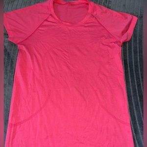 Lululemon Swiftly Tech Size 10 Color Lip Gloss